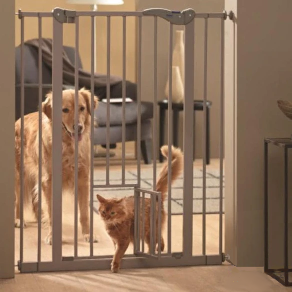 Absperrgitter mit kleiner Tür für Katzen und Hunde
