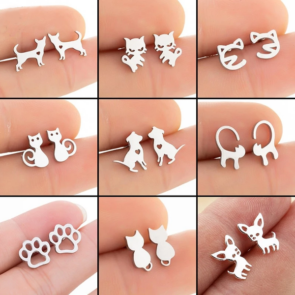 Stainless steel stud earrings with cat motif