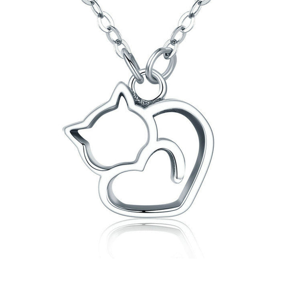 Necklace with kitten in intertwined love hearts